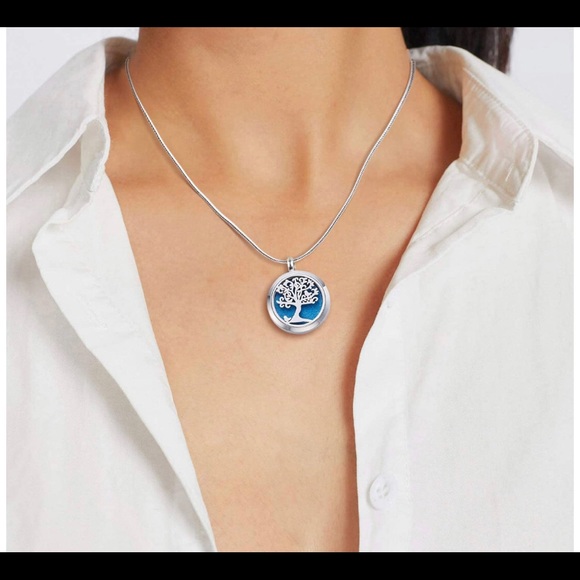 Diffuser Necklace Gift Set - Picture 2 of 6